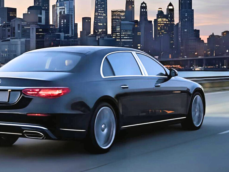 Long Island private chauffeur tours with luxury limousine and professional driver on Long Island, including shopping tours and winery tours